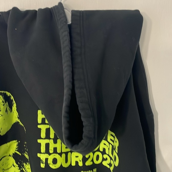 Billie Ellish Happier Than Ever World Tour 2022 - Picture 7 of 10